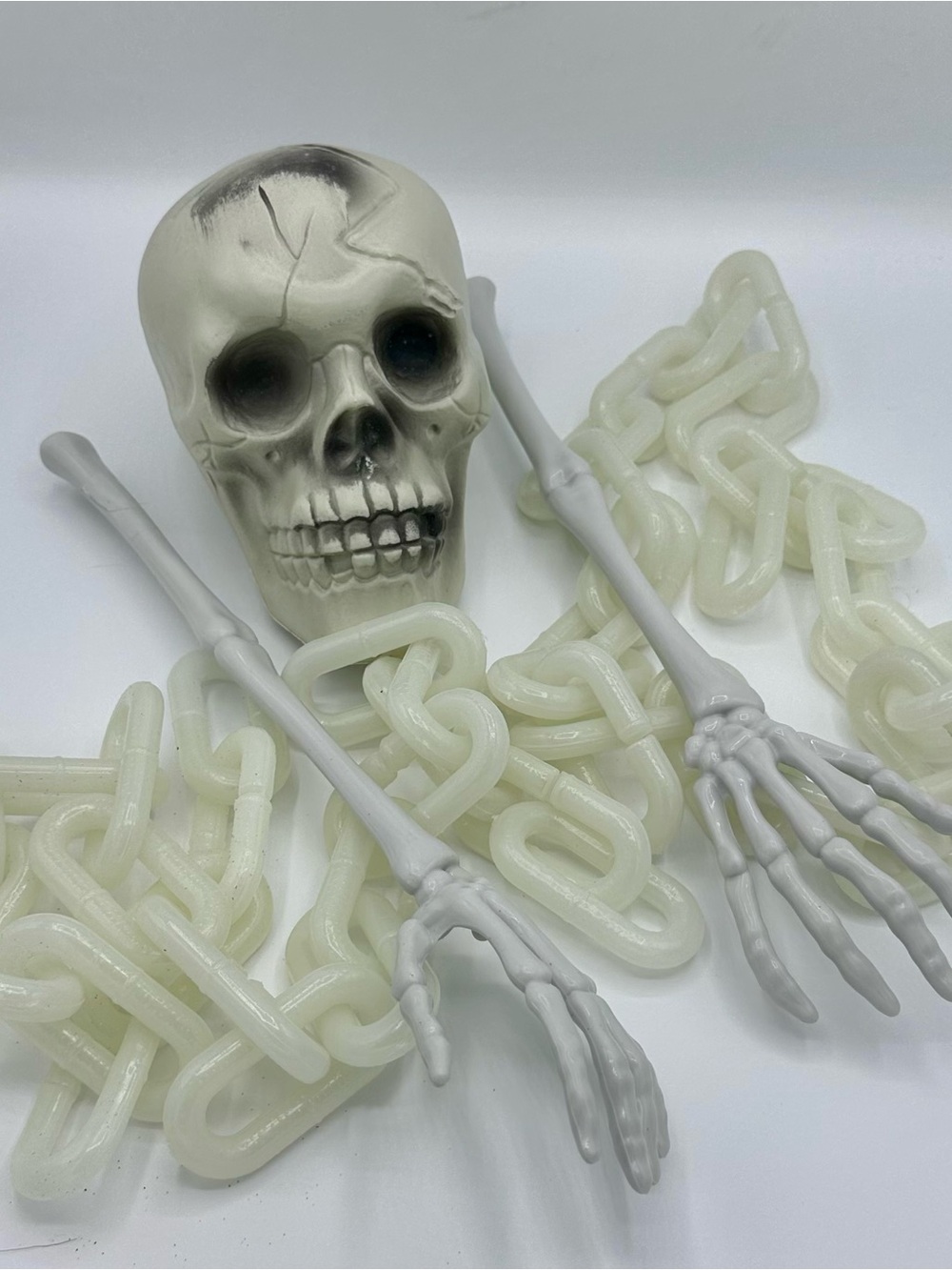 Halloween White Skull and Skeleton Arm Party Decoration Set (B3)